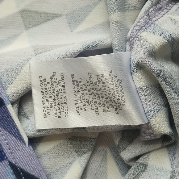 (M) Como Blu Geometric Print Scoop Cowl Neck Colorful Top - Picture 7 of 8